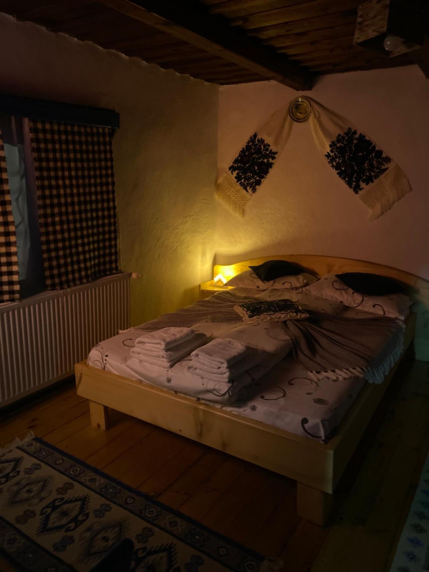 Casuta Tivadar Hotel Breb Buitenkant foto
